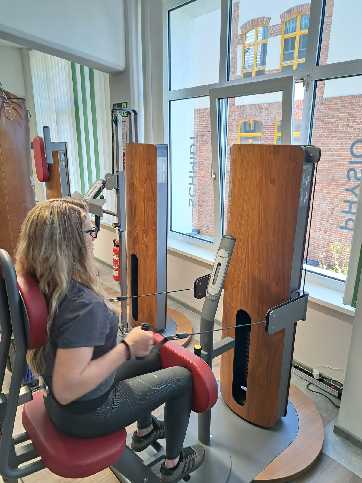 KG am Gerät: medizinische Trainingstherapie in unserer Praxis